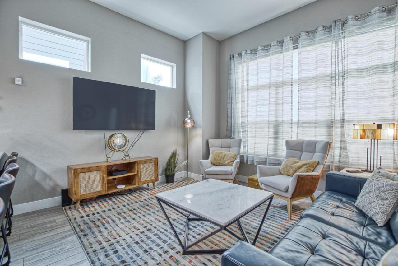 Modern Townhome Near Old Town, Breweries, & River! Форт-Коллінс Екстер'єр фото