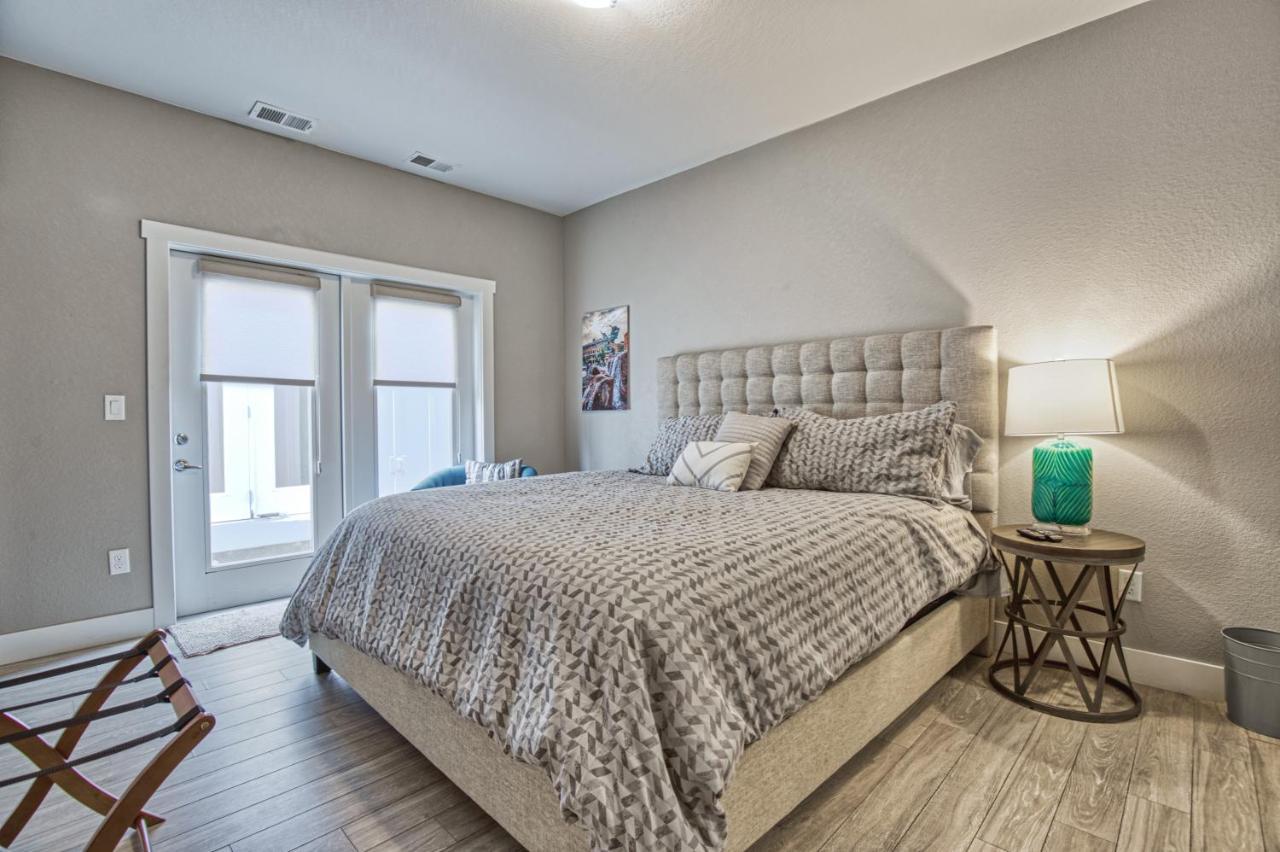 Modern Townhome Near Old Town, Breweries, & River! Форт-Коллінс Екстер'єр фото