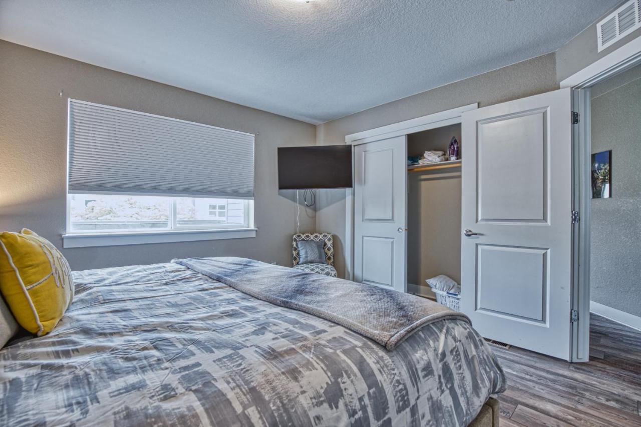 Modern Townhome Near Old Town, Breweries, & River! Форт-Коллінс Екстер'єр фото